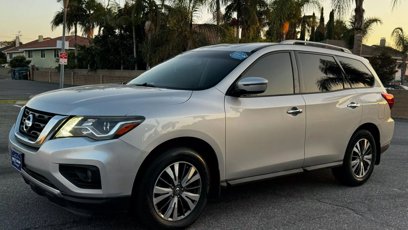 Used 2017 Nissan Pathfinder SV