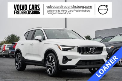 Used 2025 Volvo XC40 B5 Ultra w/ Climate Package