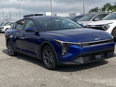 New 2025 Kia K4 LXS