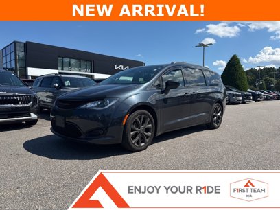 Used 2020 Chrysler Pacifica Touring-L w/ Advanced Safetytec Group