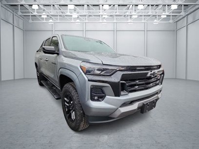 Used 2025 Chevrolet Colorado Z71 w/ Midnight Edition