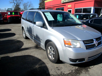 Used 2009 Dodge Grand Caravan SXT w/ Family Value Group