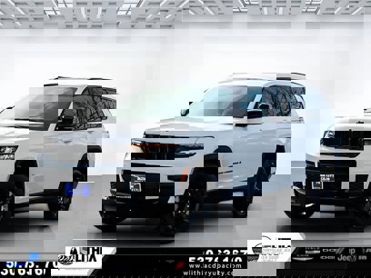 New 2025 Jeep Grand Cherokee L Laredo