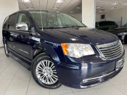 Used 2014 Chrysler Town & Country Touring-L w/ Driver Convenience Group