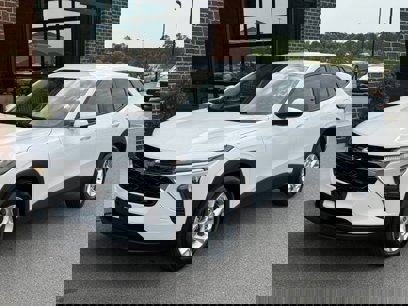 Used 2025 Chevrolet Trax LS w/ LS Convenience Package