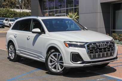 Certified 2025 Audi Q7 2.0T Premium w/ Convenience Package