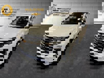 New 2025 Chevrolet Traverse LT w/ Sun and Wheel Package