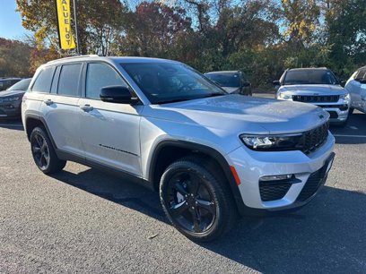 New 2024 Jeep Grand Cherokee Limited w/ Black Appearance Package