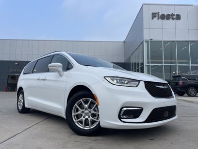 Used 2022 Chrysler Pacifica Touring-L