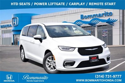 Used 2023 Chrysler Pacifica Touring-L