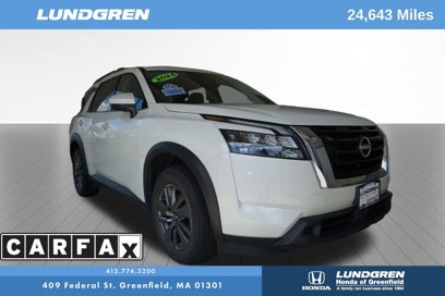 Used 2024 Nissan Pathfinder SV