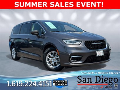 Used 2023 Chrysler Pacifica Touring-L