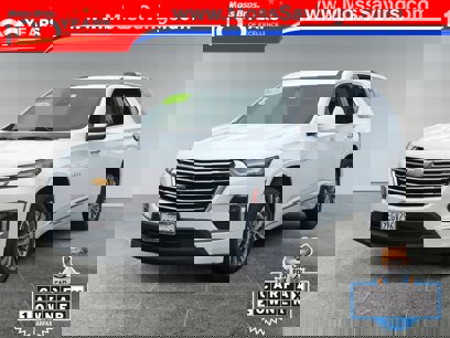 Used 2023 Chevrolet Traverse Premier