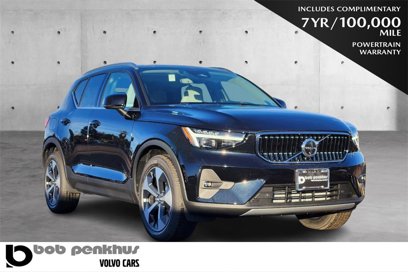 New 2025 Volvo XC40 B5 Plus w/ Protection Package Premier