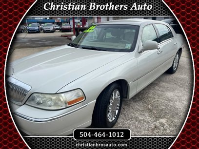 Used 2006 Lincoln Town Car Signature Limited