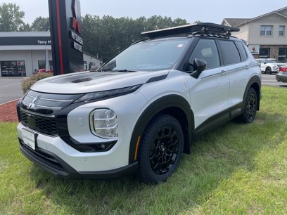 New 2025 Mitsubishi Outlander AWD