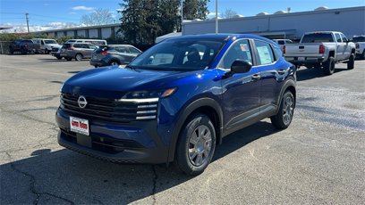 New 2025 Nissan Kicks S w/ Charging Package