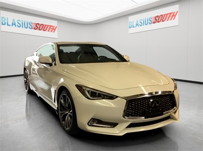 Used 2019 INFINITI Q60 3.0t Luxe w/ Essential Package