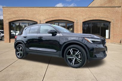 Used 2024 Volvo XC40 B5 Core