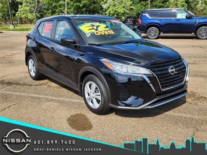 Certified 2025 Nissan Kicks Play S