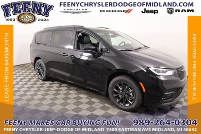 New 2025 Chrysler Pacifica Select