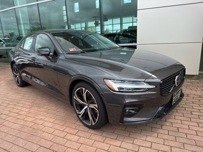 New 2024 Volvo S60 B5 Plus w/ Climate Package