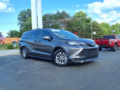 Certified 2022 Toyota Sienna LE