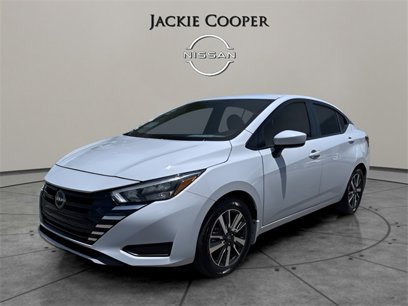 New 2025 Nissan Versa SV w/ Trunk Package