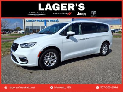 Used 2023 Chrysler Pacifica Touring-L