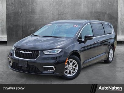Used 2023 Chrysler Pacifica Touring-L