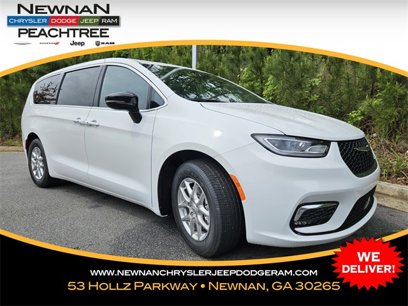 New 2025 Chrysler Pacifica Select