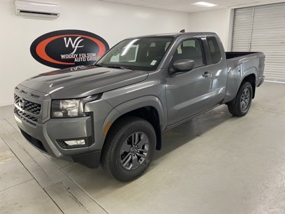 New 2025 Nissan Frontier SV w/ SV Convenience Package