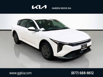 New 2025 Kia K4 LX