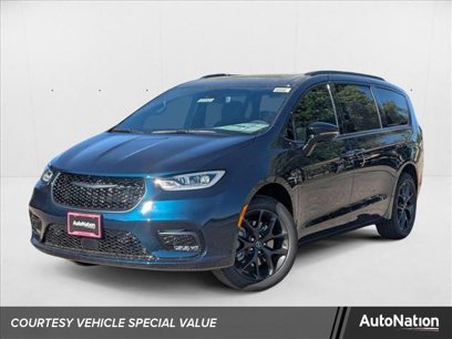 New 2025 Chrysler Pacifica Limited