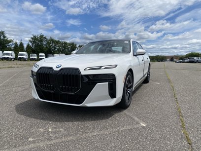 New 2025 BMW 740i xDrive w/ Premium Package