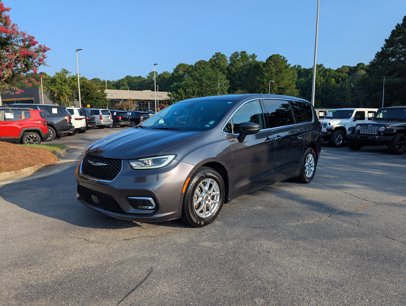 Used 2023 Chrysler Pacifica Touring-L