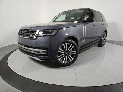 New 2025 Land Rover Range Rover SE