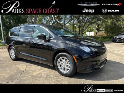 New 2025 Chrysler Voyager LX