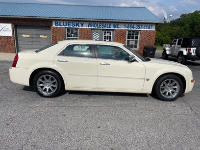 Used 2005 Chrysler 300 C w/ Navigation & Sound Group II