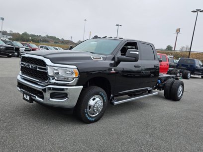 New 2024 RAM 3500 Tradesman w/ Chrome Appearance Group