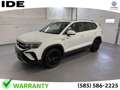 Certified 2022 Volkswagen Taos SE w/ Panoramic Sunroof Package