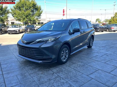 New 2025 Toyota Sienna LE