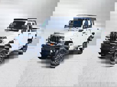 New 2025 Jeep Gladiator Sport