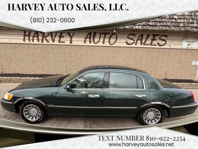 Used 2001 Lincoln Town Car Signature