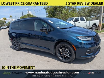 New 2025 Chrysler Pacifica Limited