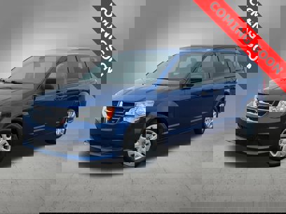 Used 2019 Dodge Grand Caravan SE w/ UConnect Hands-Free Group