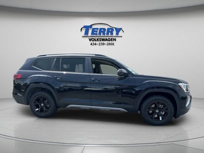 New 2024 Volkswagen Atlas Peak Edition SE