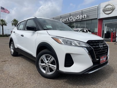 New 2025 Nissan Kicks Play S