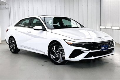 Used 2024 Hyundai Elantra SEL w/ Convenience Package