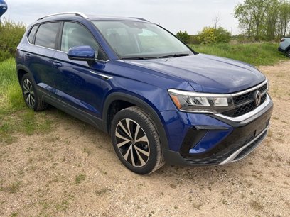 Used 2023 Volkswagen Taos SE w/ Panoramic Sunroof Package